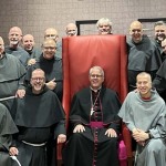 Bp Michael Martin ze współbraćmi podczas swoich święceń biskupich