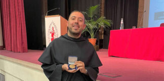 Kalabria: odznaczenie za zasługi akademickie dla fr. Rocco PREDOTI Fra Rocco PREDOTI