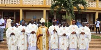 Ghana: sette Ordinazioni Ghana