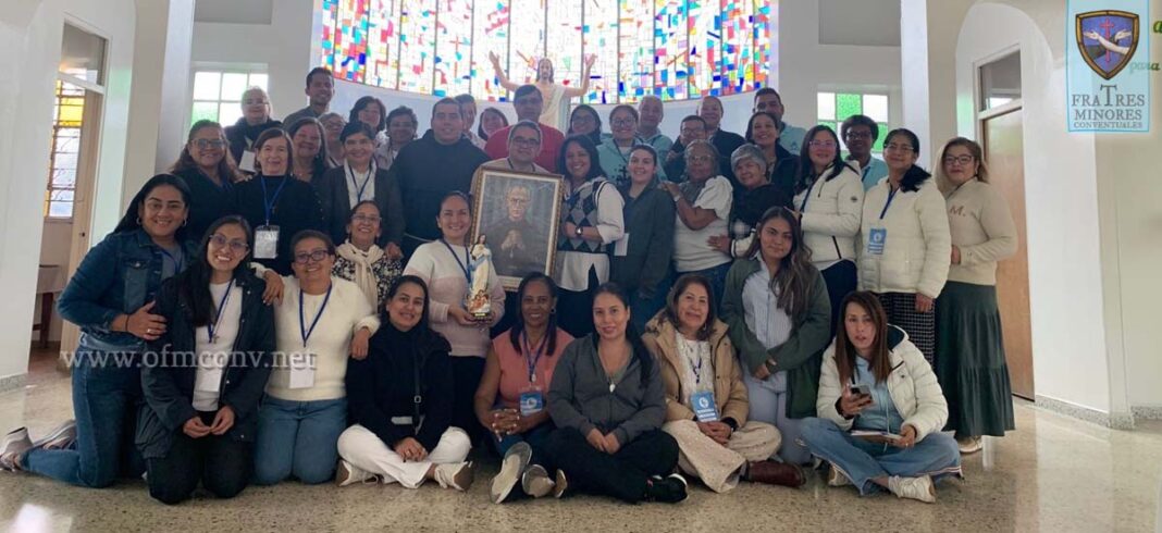 Colombia, MI