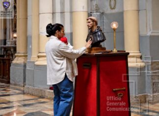 Romania: la reliquia di San Francesco in 52 comunità, «un pellegrinaggio di pace» Romania
